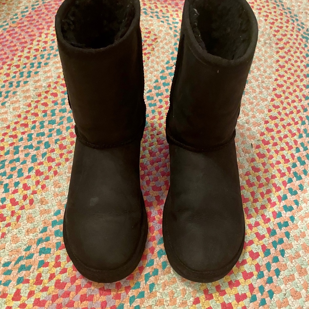 UGG Classic short wool lined leather boot*SOLD